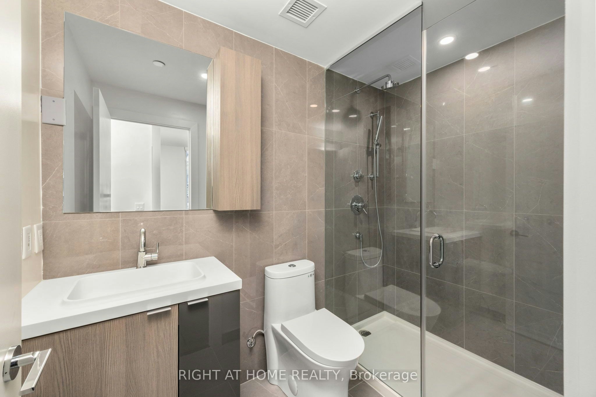 3412-35 Mercer Street, Toronto, ON, M5V 0V1 - 4
