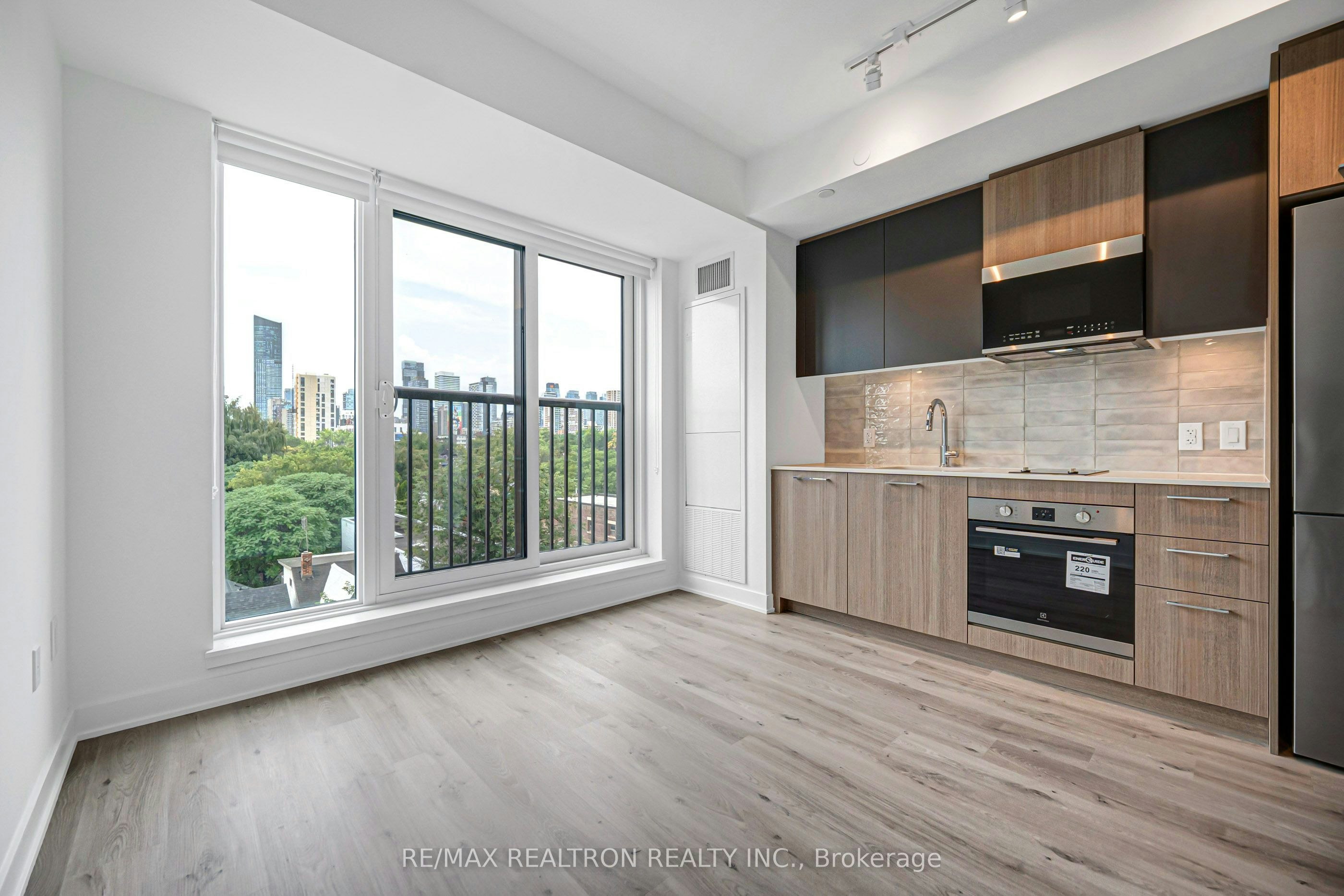 543-30 Dreamers Way, Toronto, ON, M5A 0Y7 - 27