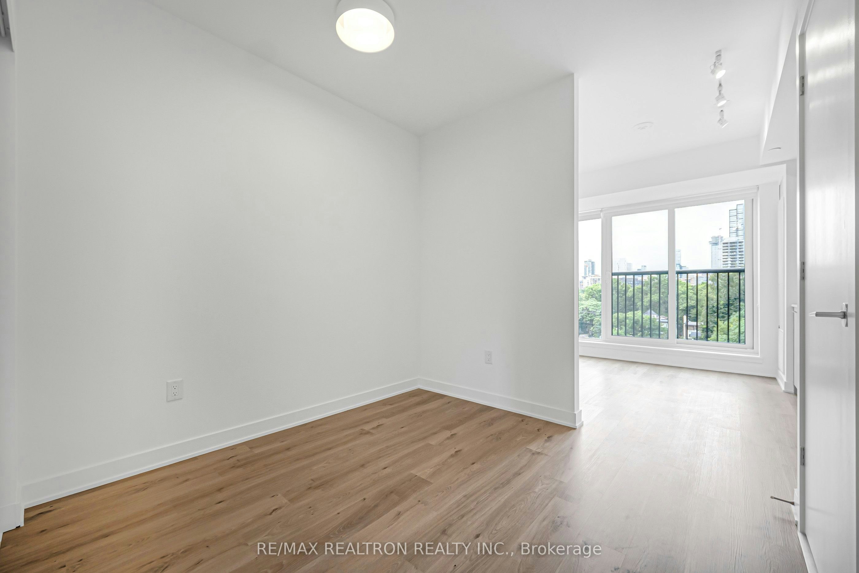 543-30 Dreamers Way, Toronto, ON, M5A 0Y7 - 13