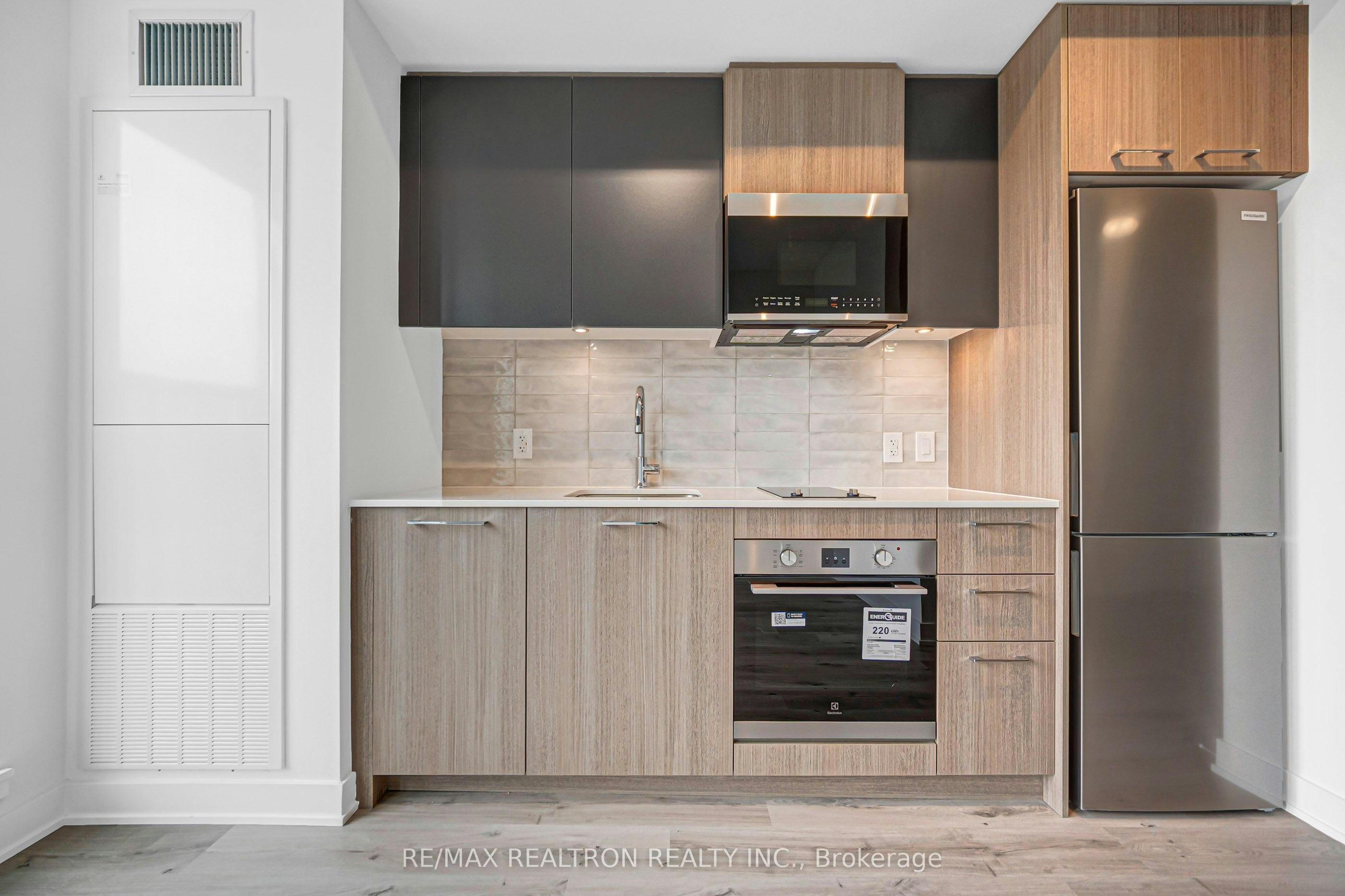 543-30 Dreamers Way, Toronto, ON, M5A 0Y7 - 21