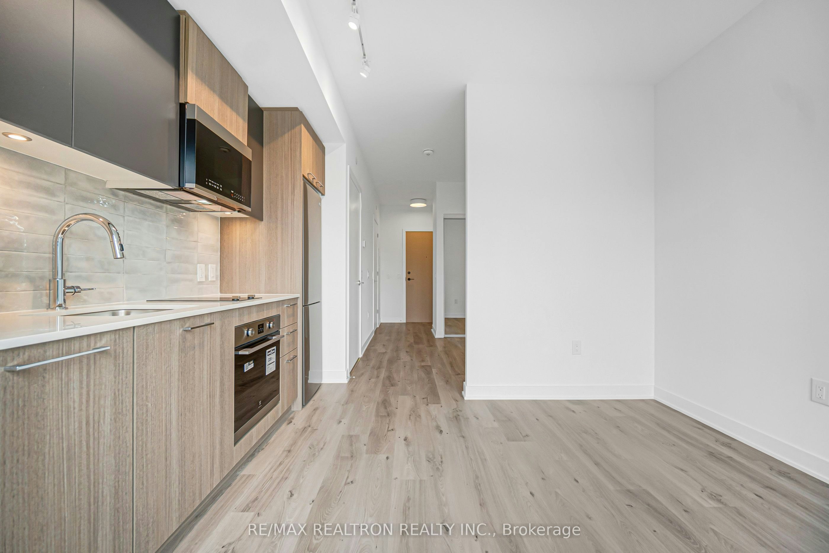 543-30 Dreamers Way, Toronto, ON, M5A 0Y7 - 23