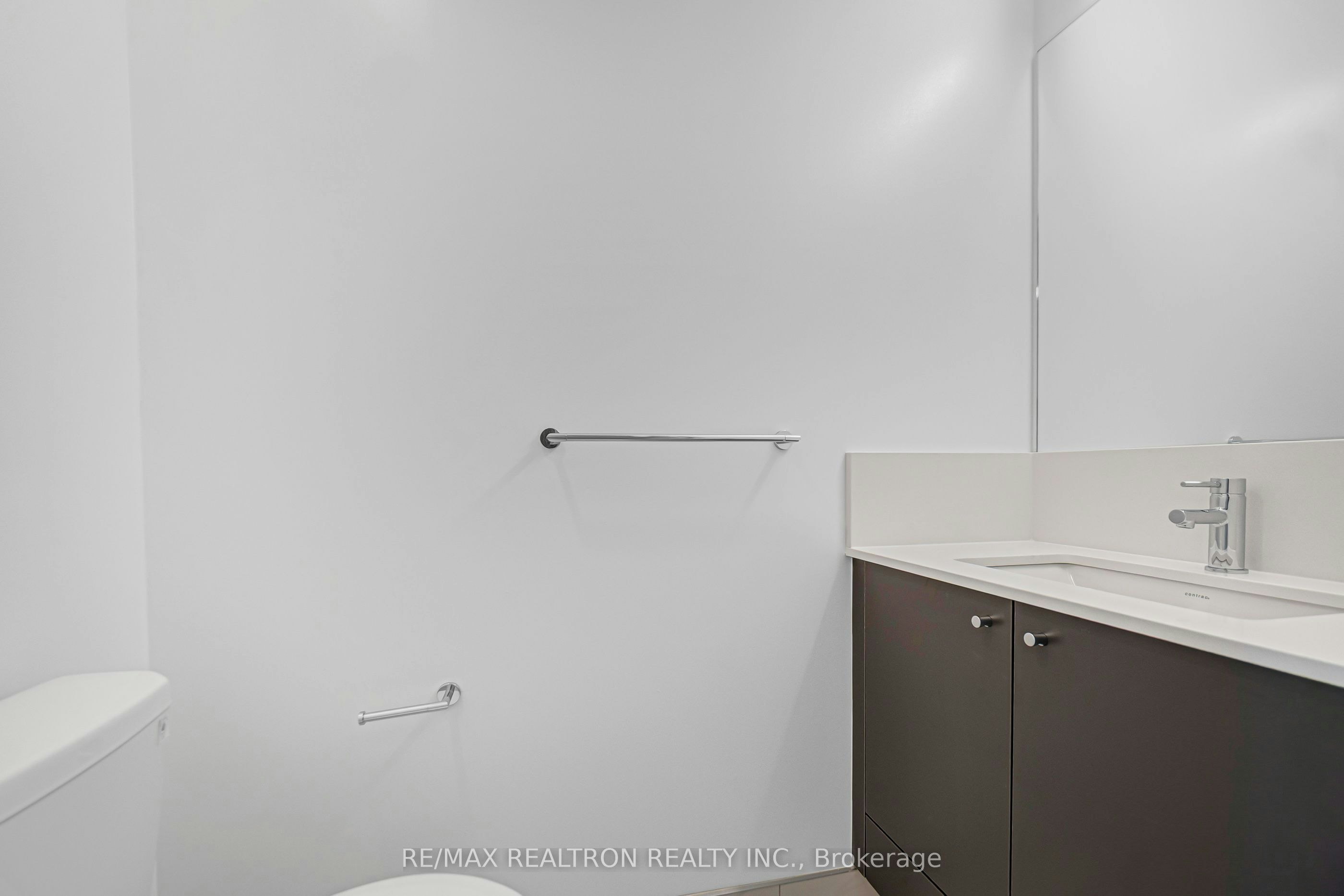 543-30 Dreamers Way, Toronto, ON, M5A 0Y7 - 11