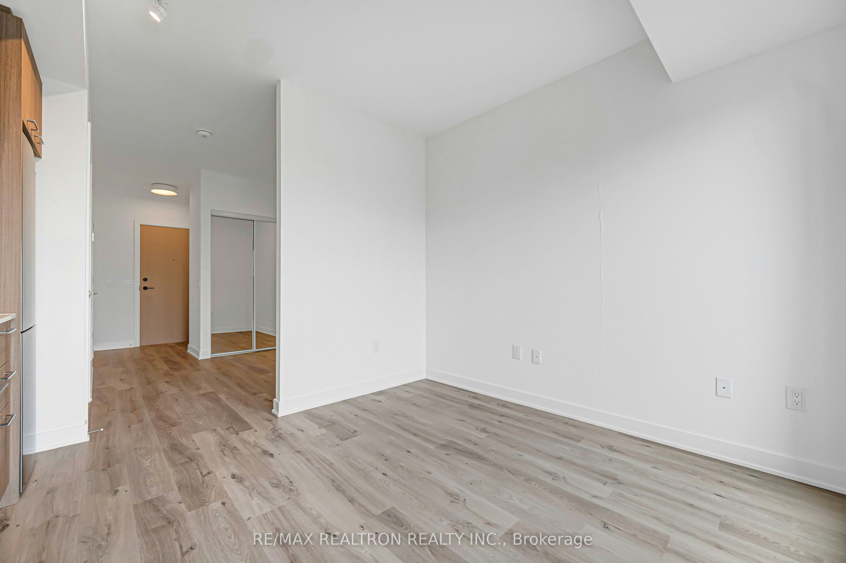 543-30 Dreamers Way, Toronto, ON, M5A 0Y7 - 24