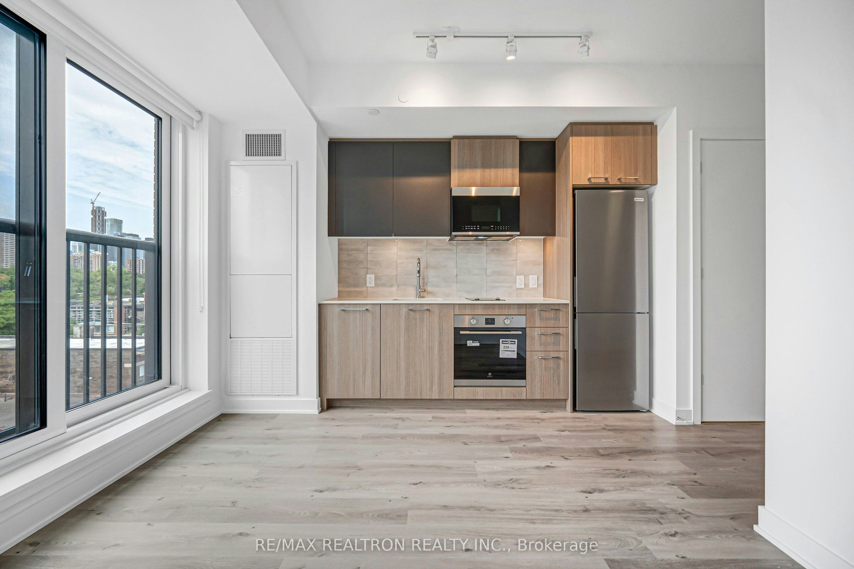 543-30 Dreamers Way, Toronto, ON, M5A 0Y7 - 26