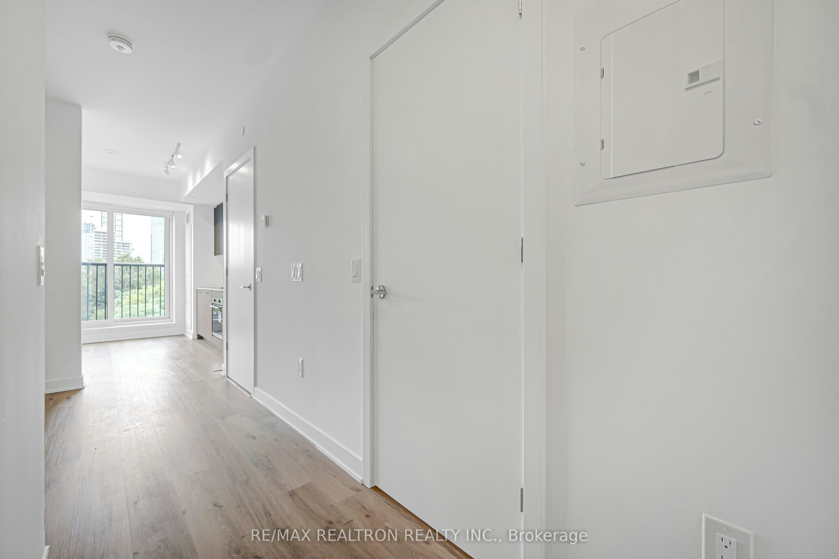 543-30 Dreamers Way, Toronto, ON, M5A 0Y7 - 8