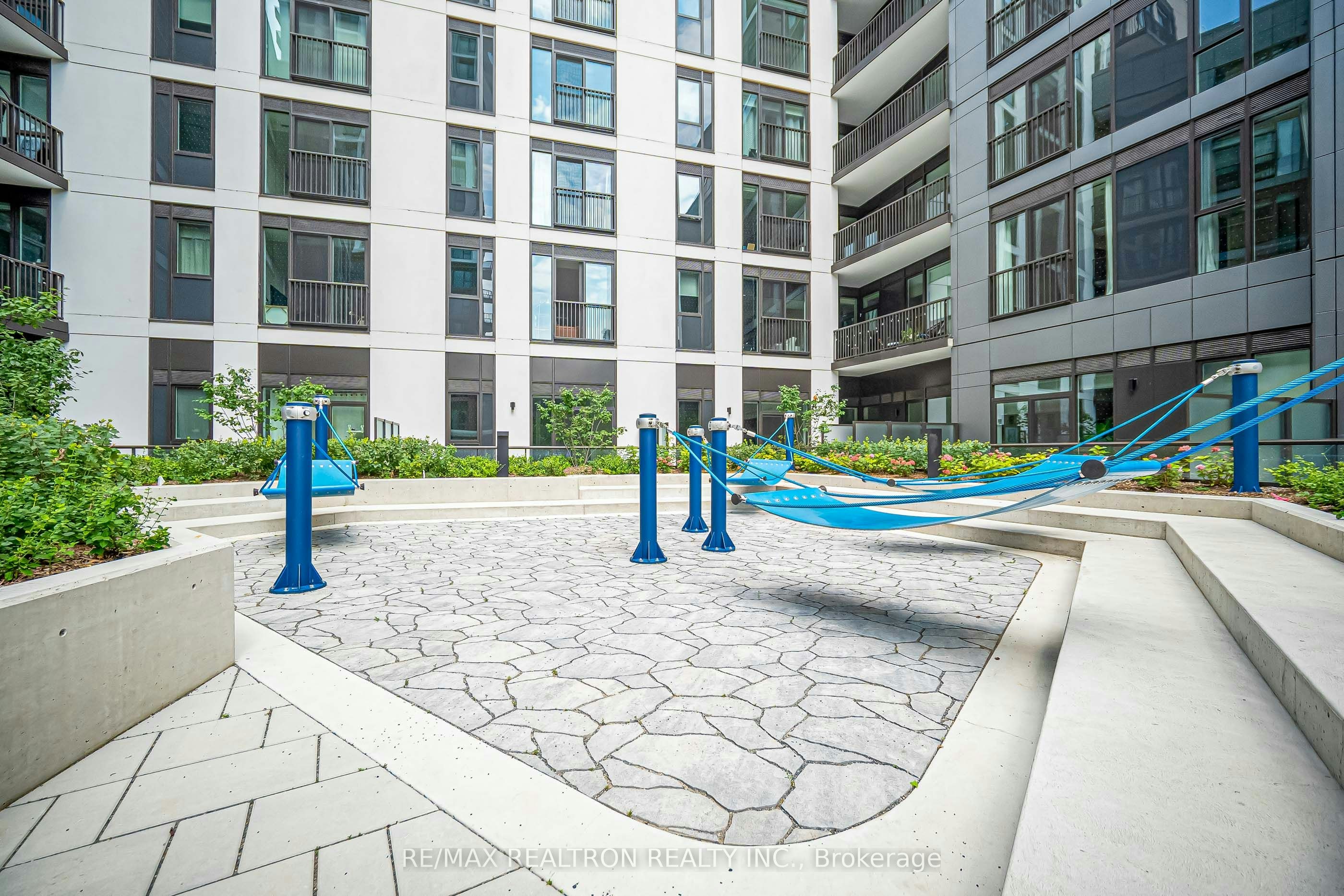 543-30 Dreamers Way, Toronto, ON, M5A 0Y7 - 39
