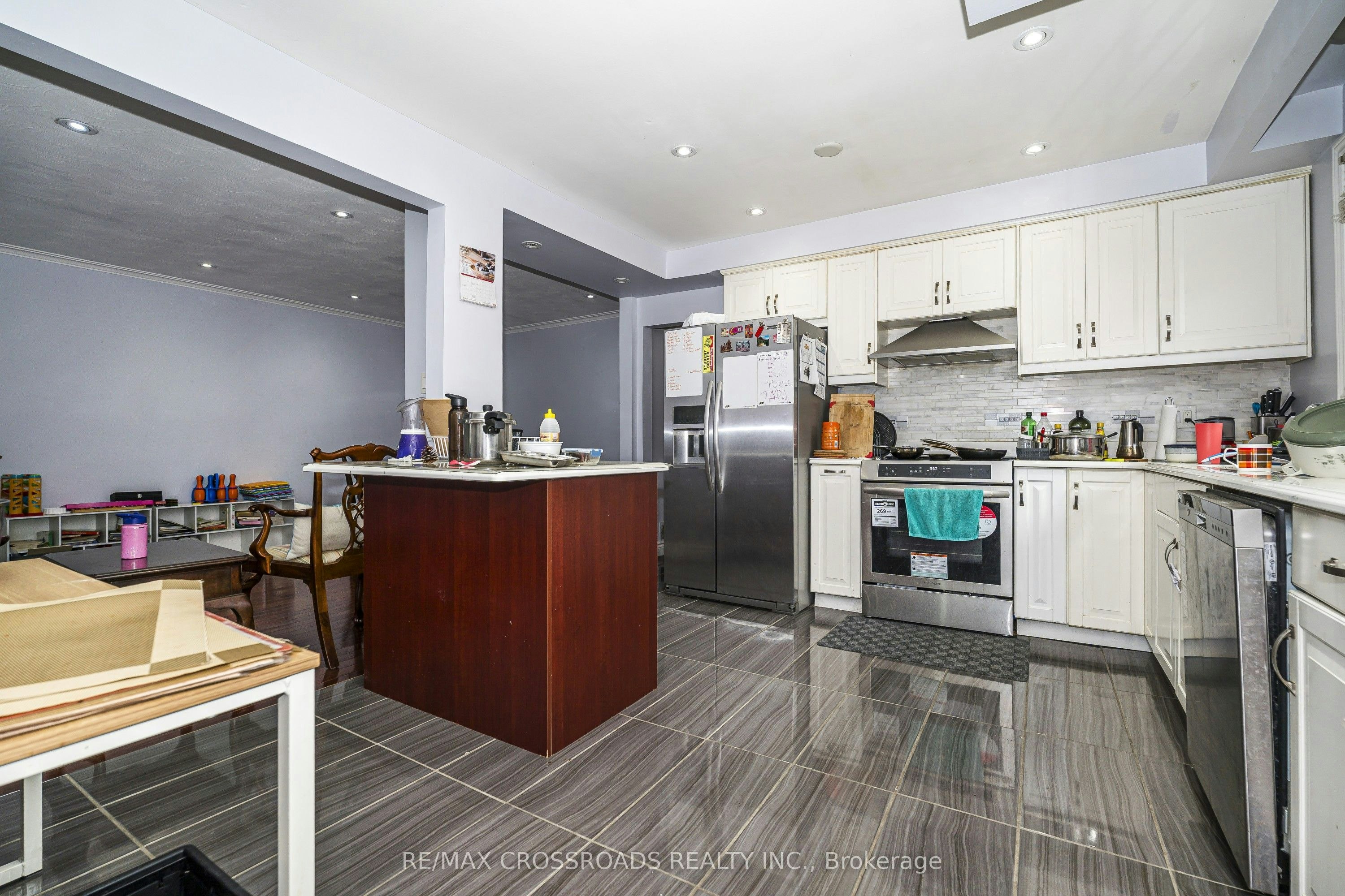 14 Reiber Crescent, Toronto, ON, M2H 1C4 - 11