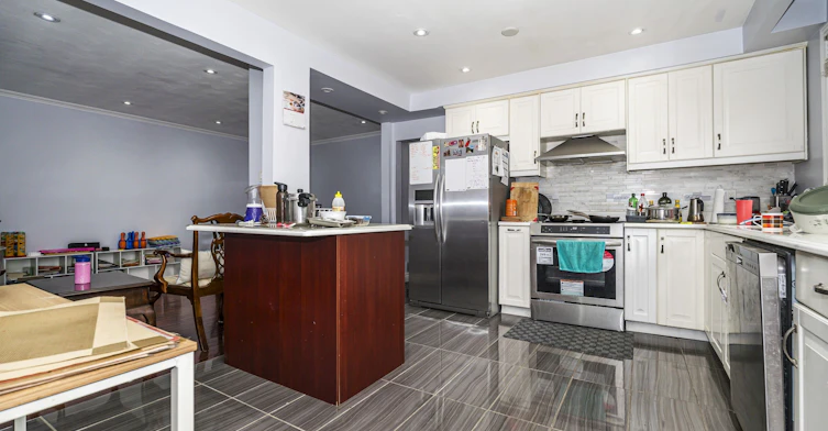 14 Reiber Crescent, Toronto, ON, M2H 1C4 - 11