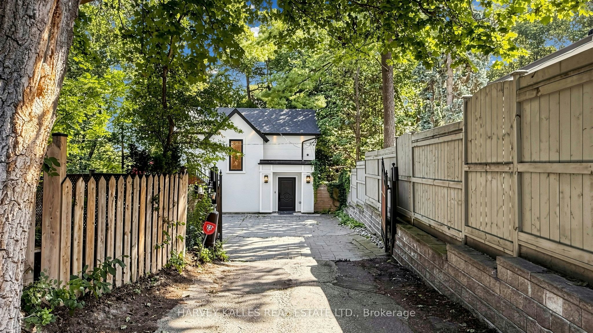 23A Donwoods Drive, Toronto, ON, M4N 2E9 - 2