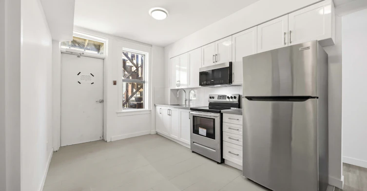 3-1 A Leonard Avenue, Toronto, ON, M5T 2P8 - 4