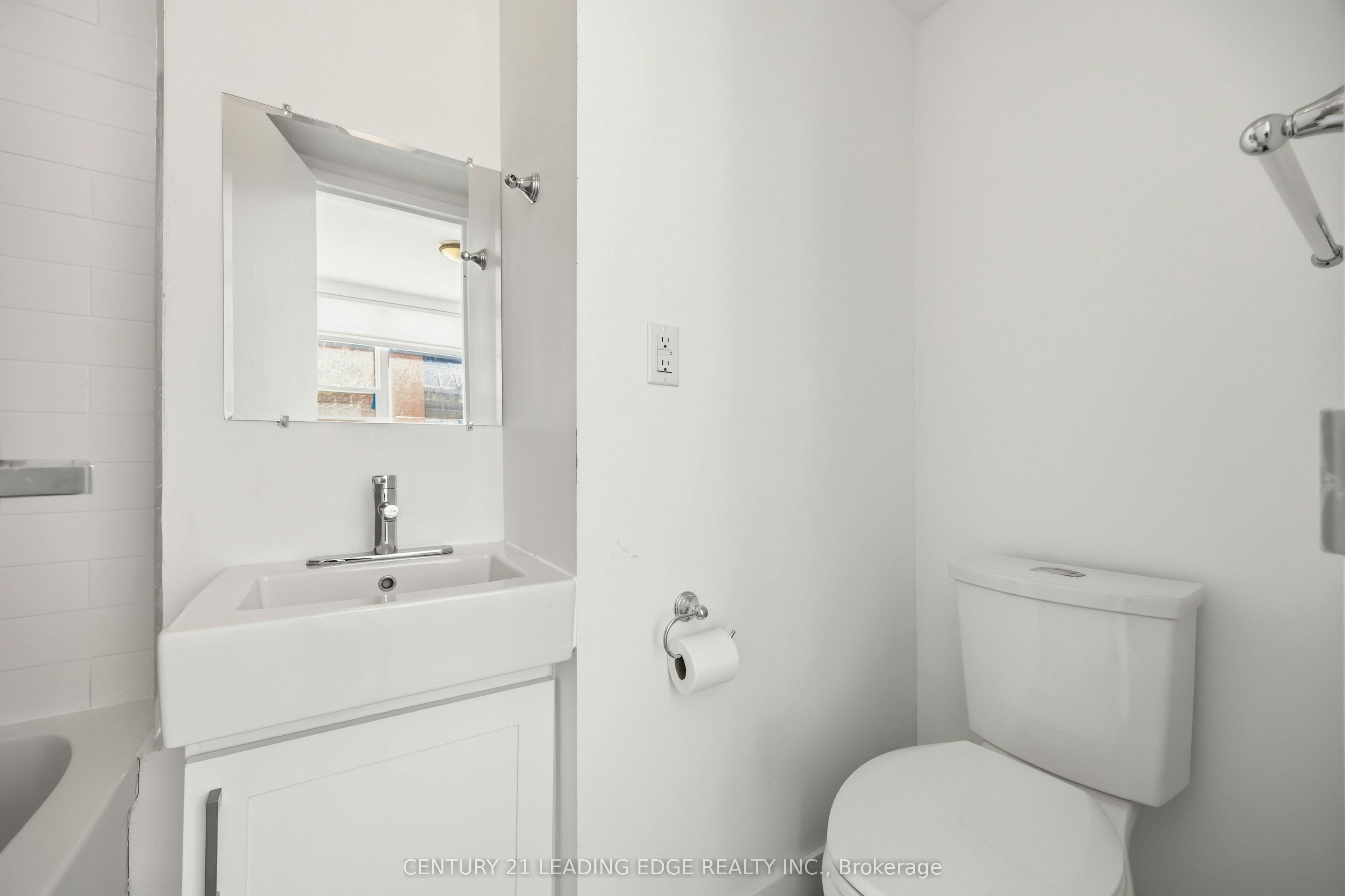 3-1 A Leonard Avenue, Toronto, ON, M5T 2P8 - 14