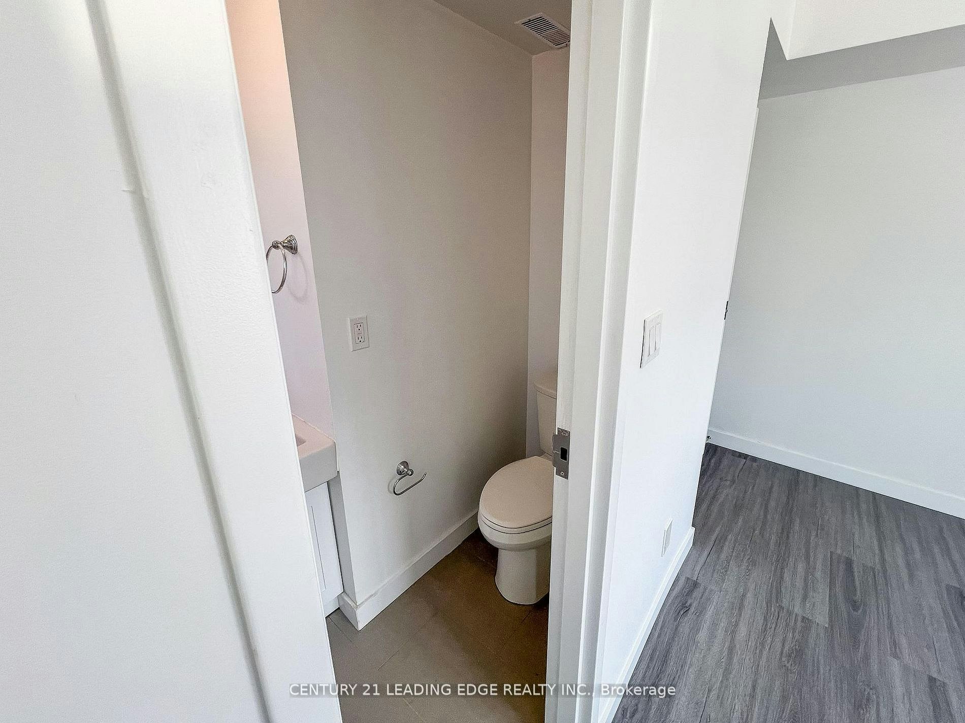 3-1 A Leonard Avenue, Toronto, ON, M5T 2P8 - 7