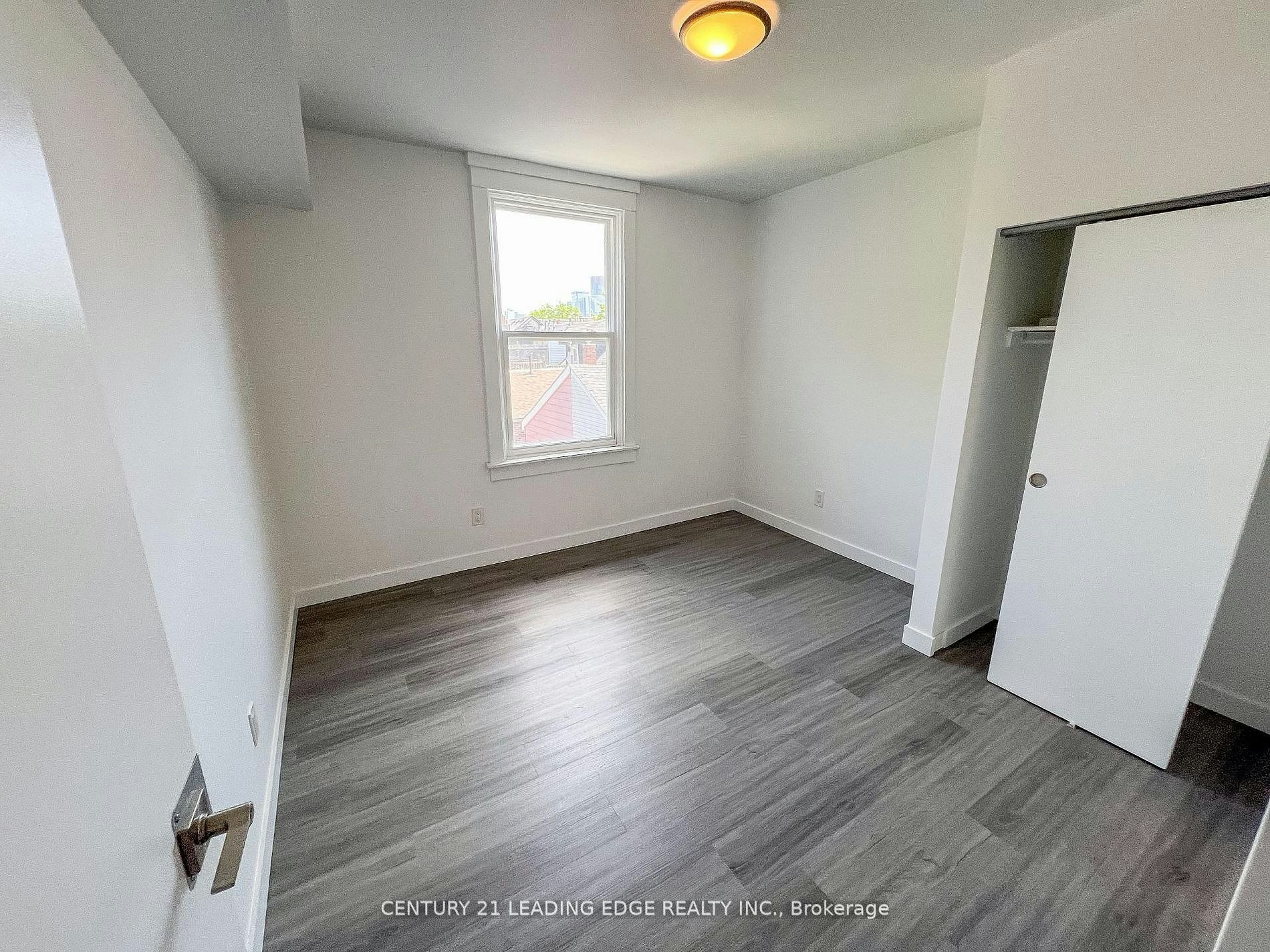 3-1 A Leonard Avenue, Toronto, ON, M5T 2P8 - 3
