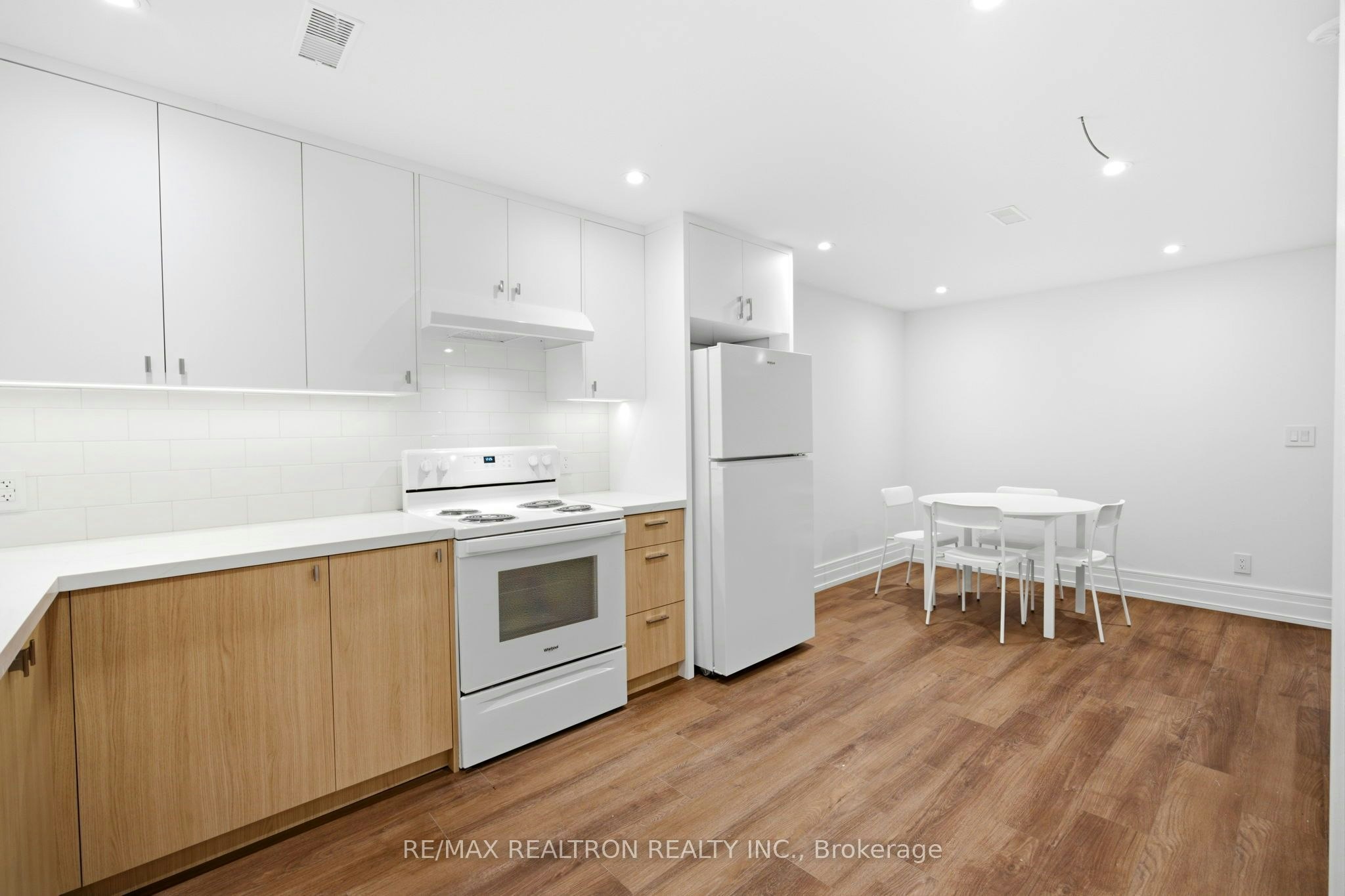 1-220 Hillhurst Boulevard, Toronto, ON, M5N 1P4