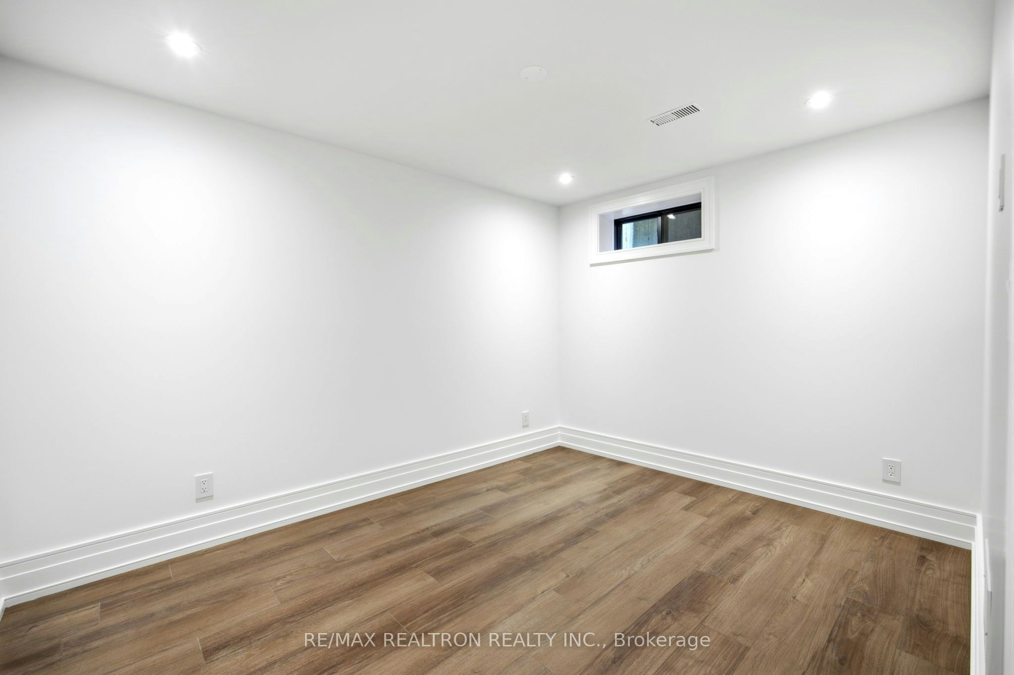 1-220 Hillhurst Boulevard, Toronto, ON, M5N 1P4 - 4