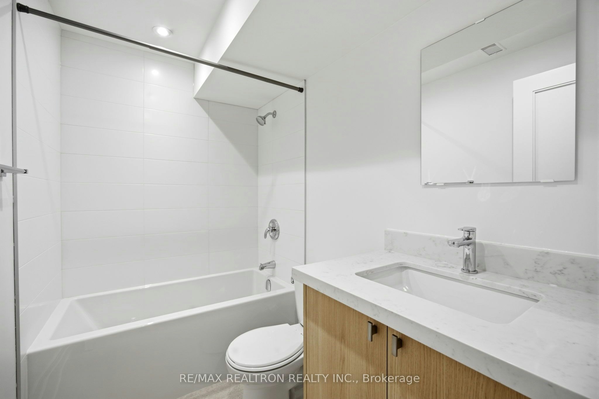 1-220 Hillhurst Boulevard, Toronto, ON, M5N 1P4 - 5