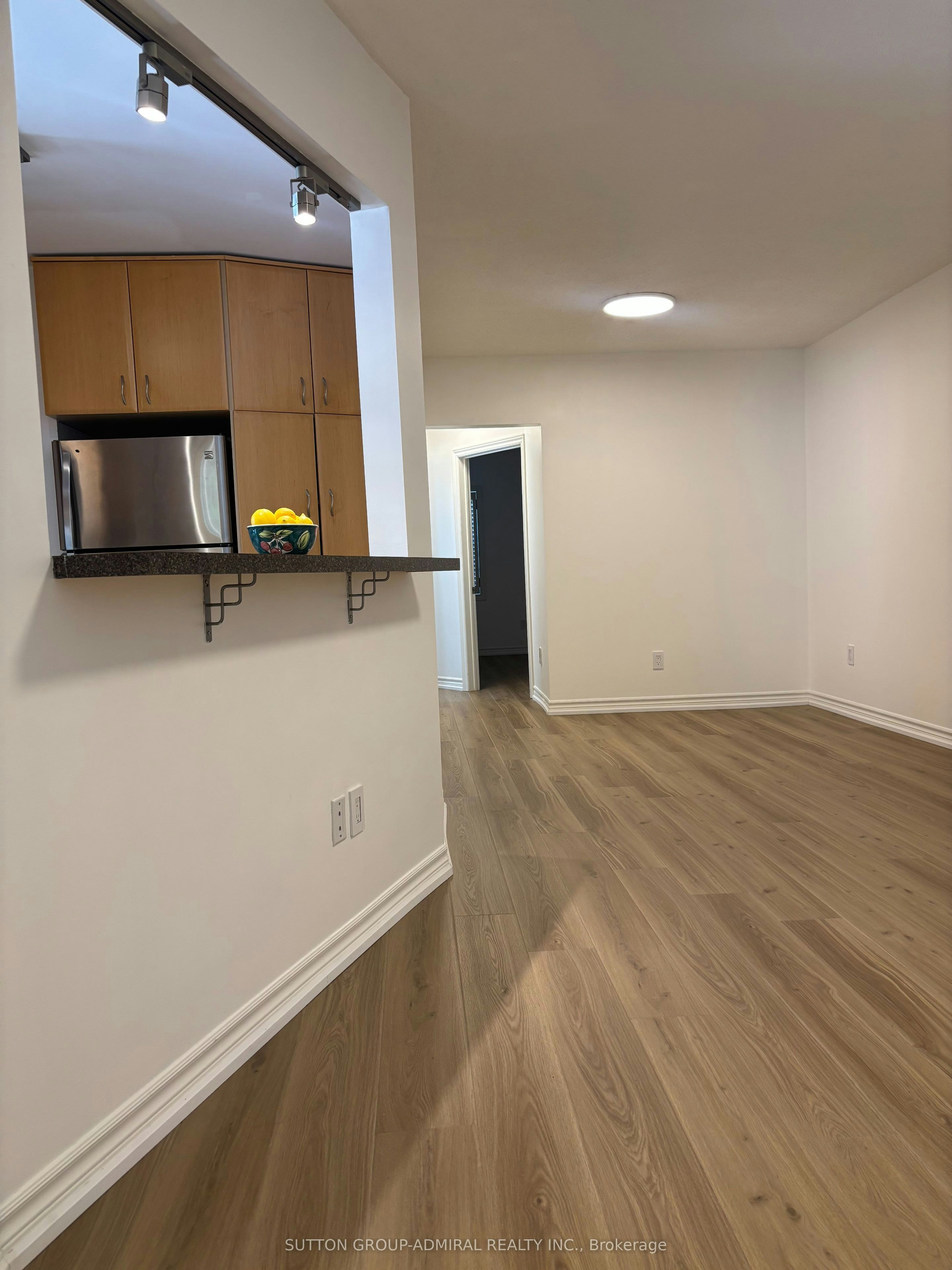 91 Rumsey Road, Toronto, ON, M4G 1P1 - 6