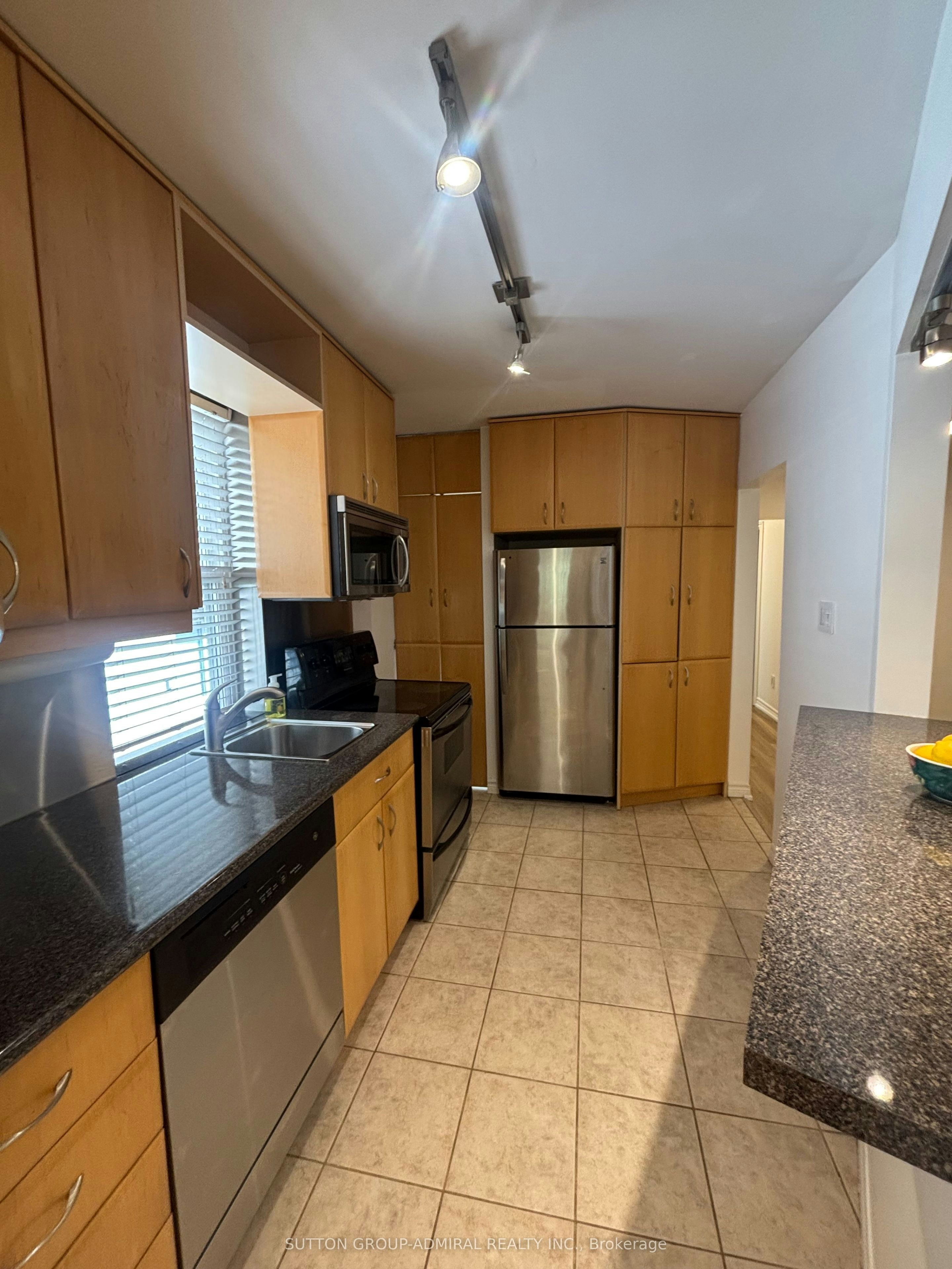 91 Rumsey Road, Toronto, ON, M4G 1P1 - 5