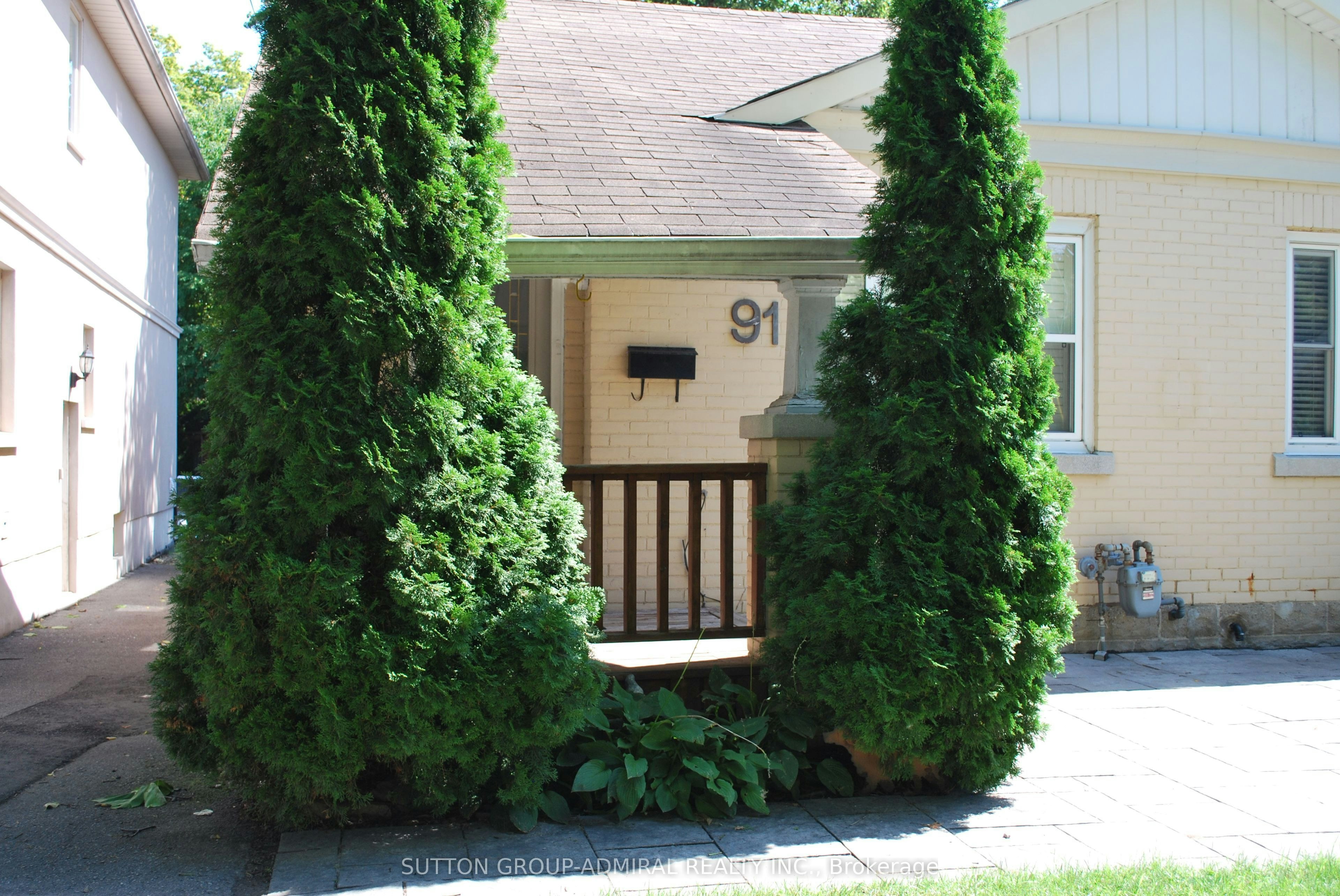 91 Rumsey Road, Toronto, ON, M4G 1P1 - 2
