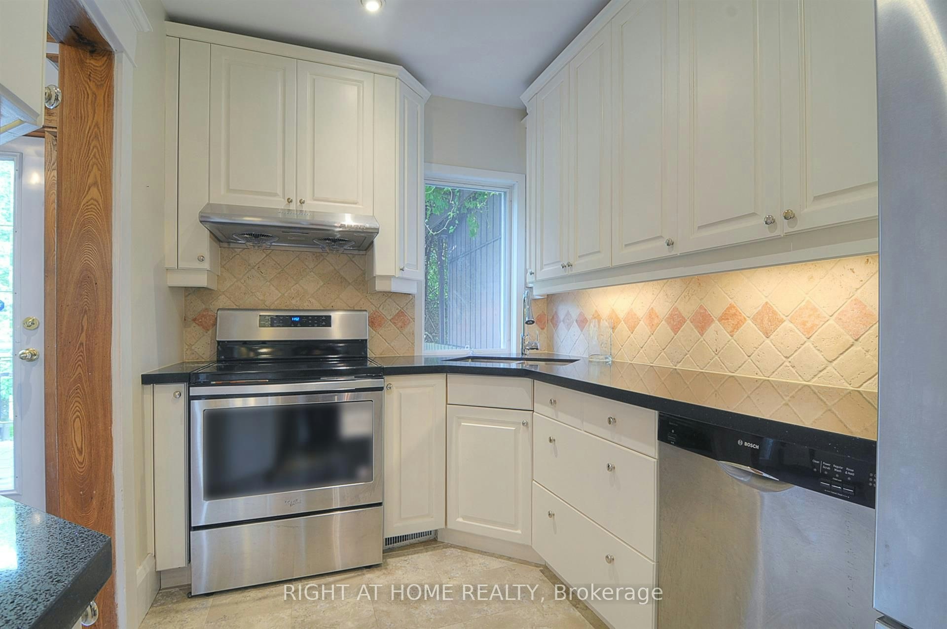 174 Hillsdale Avenue E, Toronto, ON, M4S 1T5 - 7