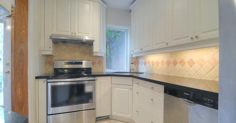 174 Hillsdale Avenue E, Toronto, ON, M4S 1T5 - 7