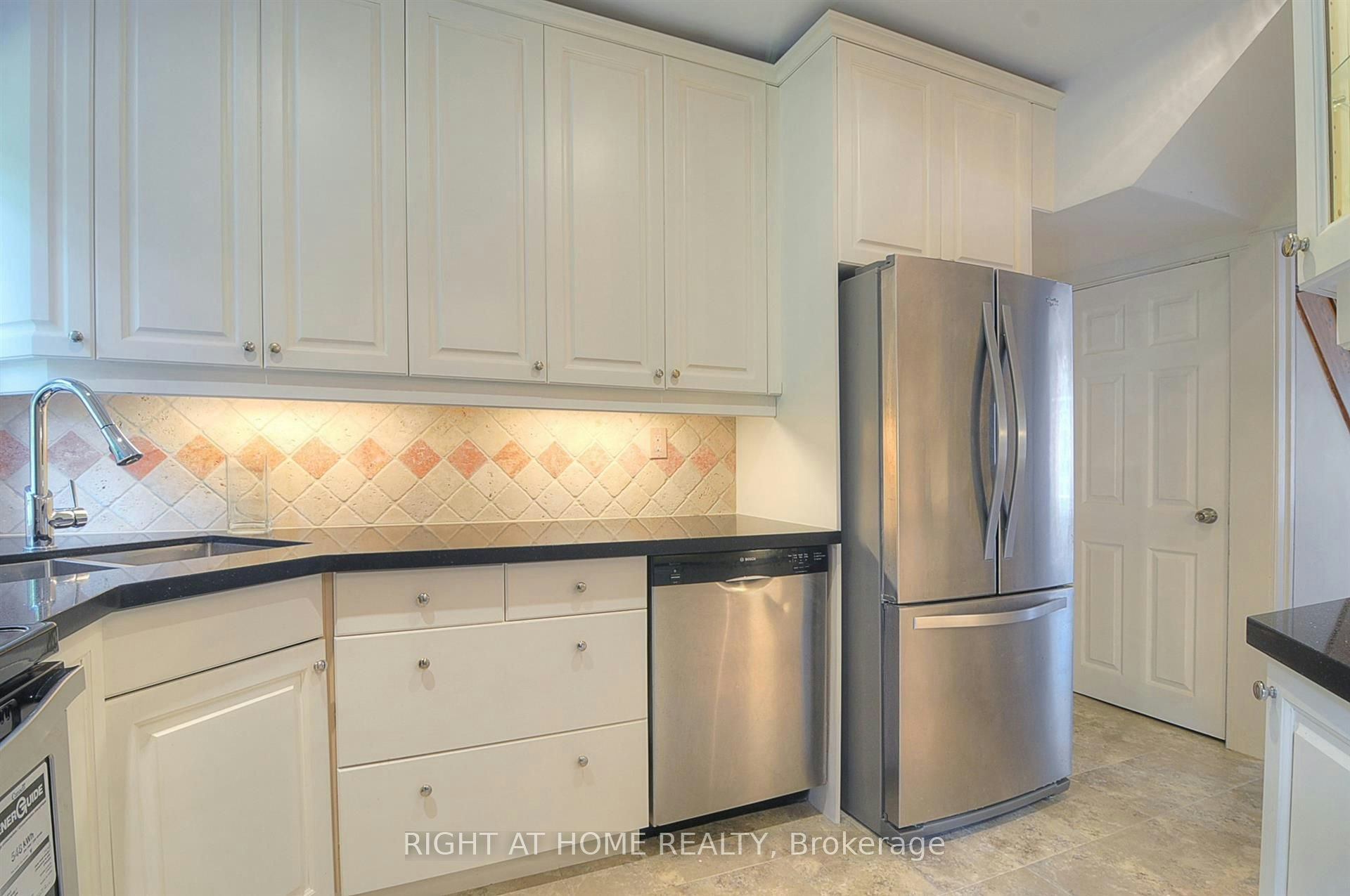 174 Hillsdale Avenue E, Toronto, ON, M4S 1T5 - 8