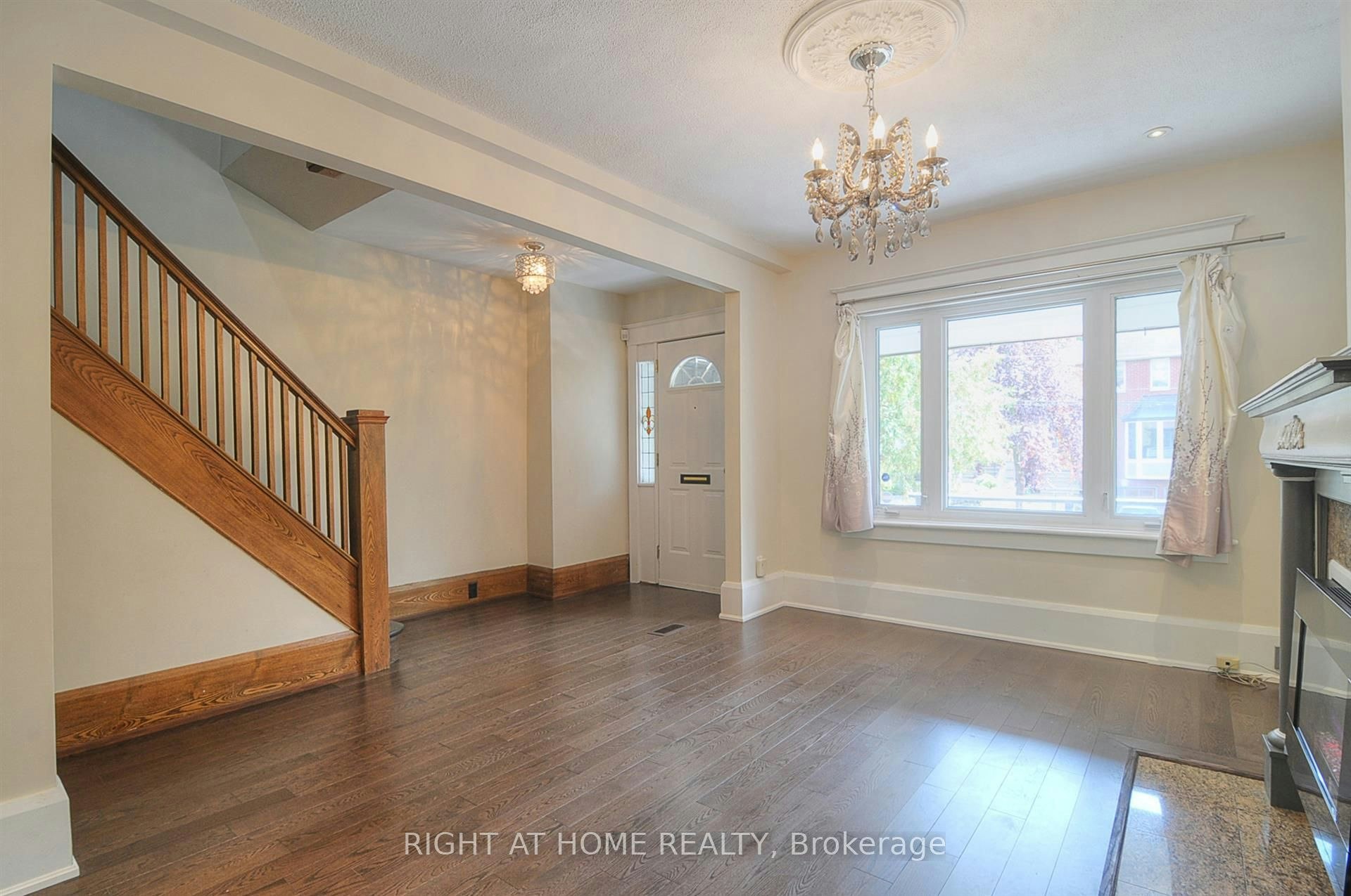 174 Hillsdale Avenue E, Toronto, ON, M4S 1T5 - 3