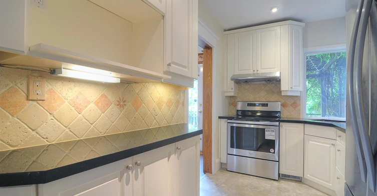 174 Hillsdale Avenue E, Toronto, ON, M4S 1T5 - 6