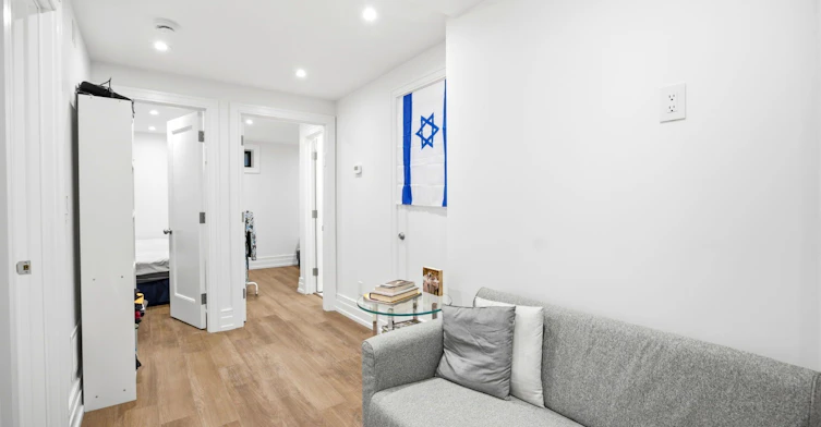 2-220 Hillhurst Boulevard, Toronto, ON, M5N 1P4 - 2