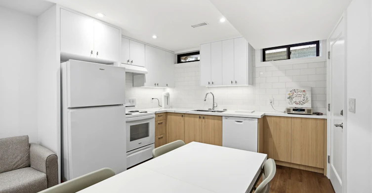 2-220 Hillhurst Boulevard, Toronto, ON, M5N 1P4 - 3