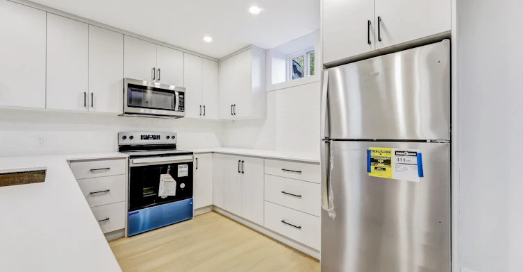 Lower-35 Braemar Avenue, Toronto, ON, M5P 2L1 - 7