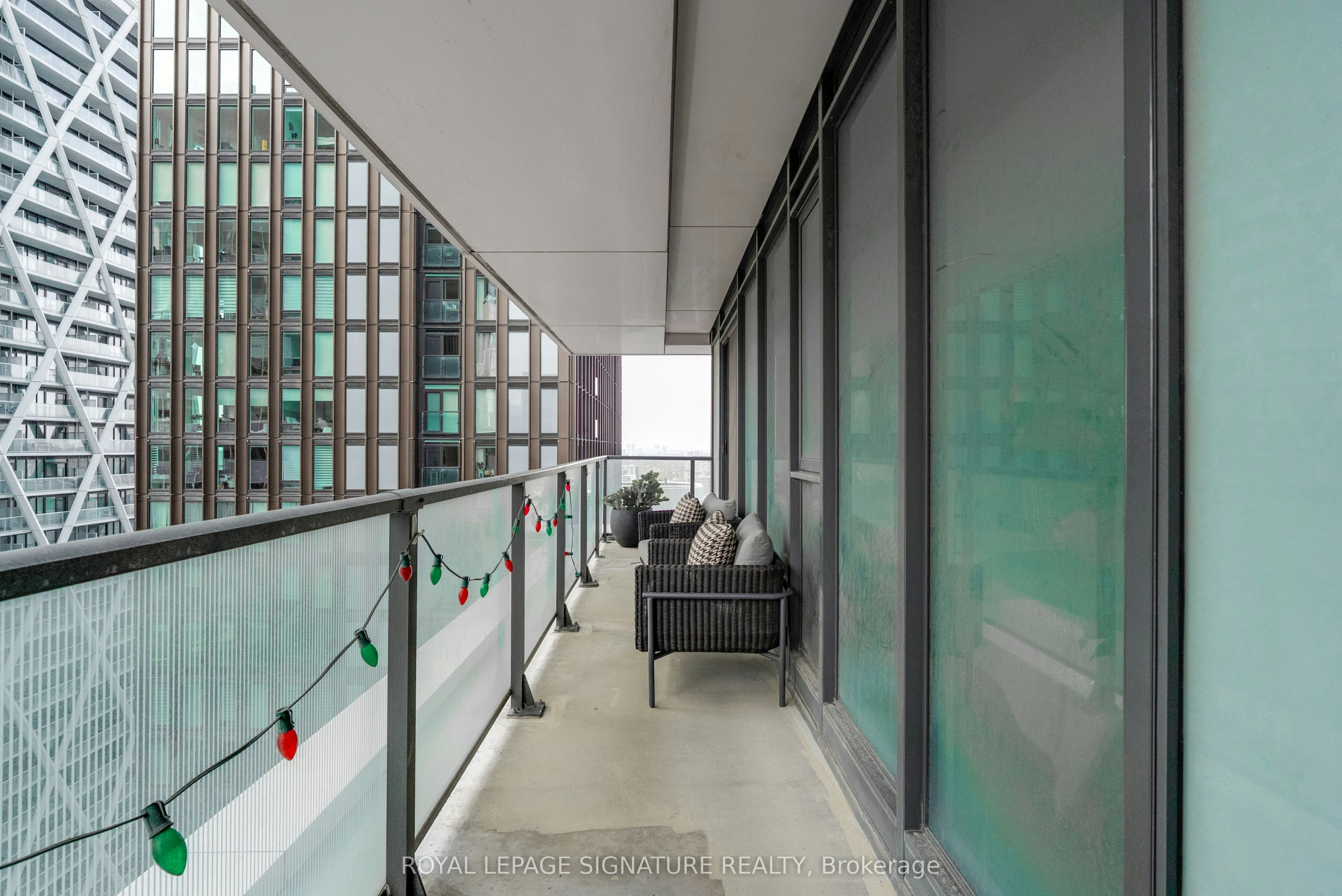 2503-426 University Avenue, Toronto, ON, M5G 1S9 - 14