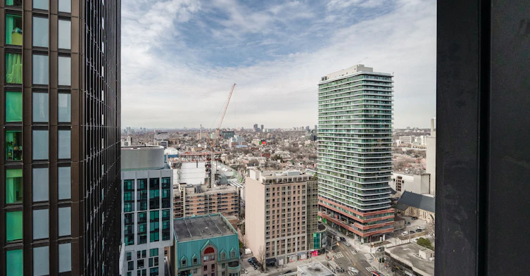 2503-426 University Avenue, Toronto, ON, M5G 1S9 - 17