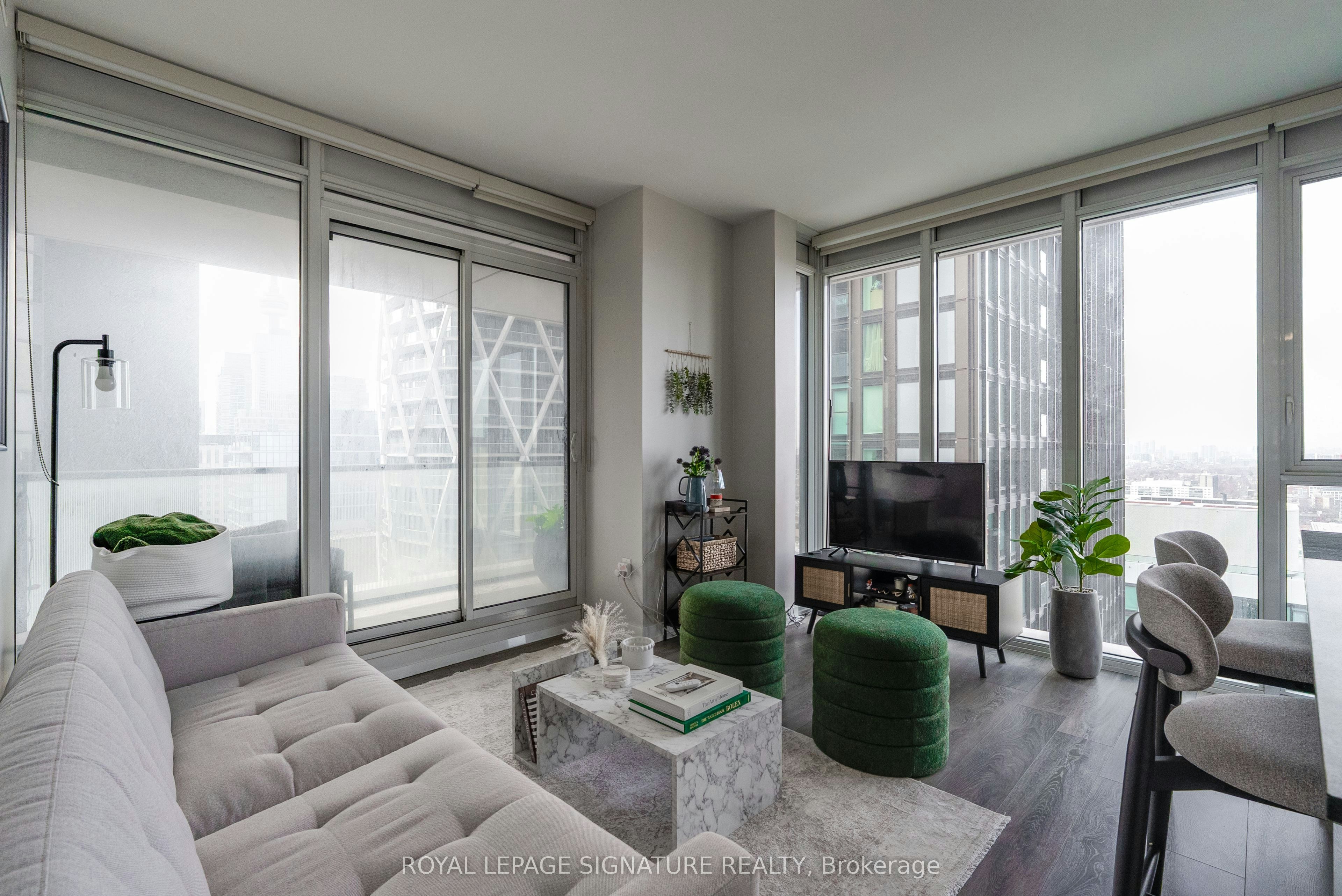 2503-426 University Avenue, Toronto, ON, M5G 1S9