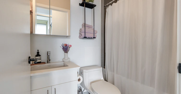2503-426 University Avenue, Toronto, ON, M5G 1S9 - 13