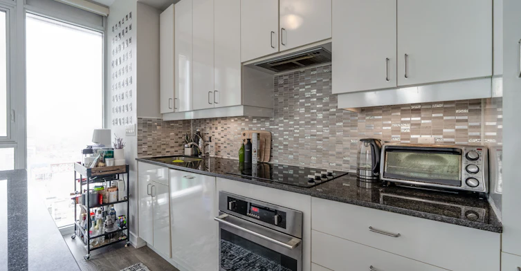 2503-426 University Avenue, Toronto, ON, M5G 1S9 - 5