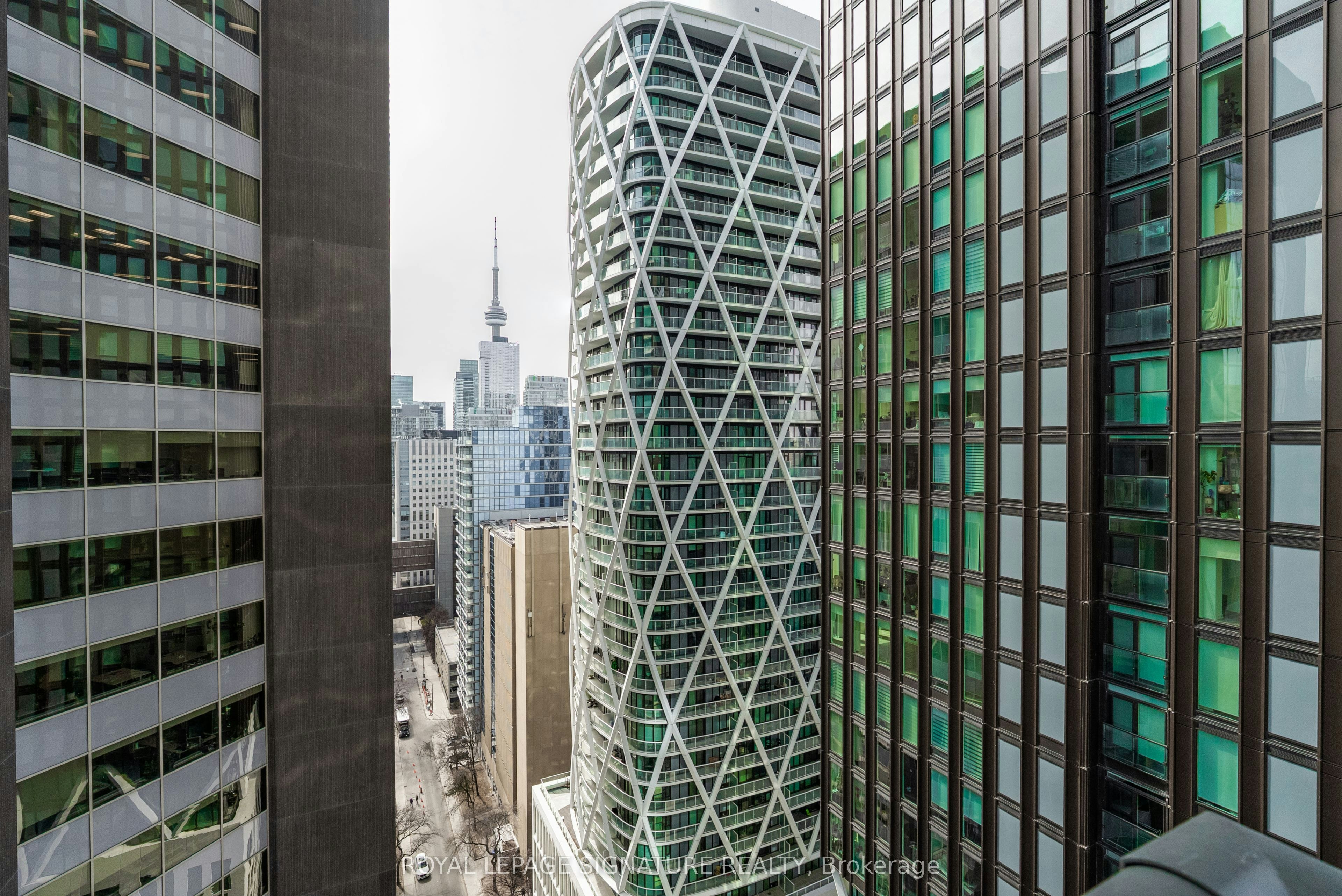 2503-426 University Avenue, Toronto, ON, M5G 1S9 - 18