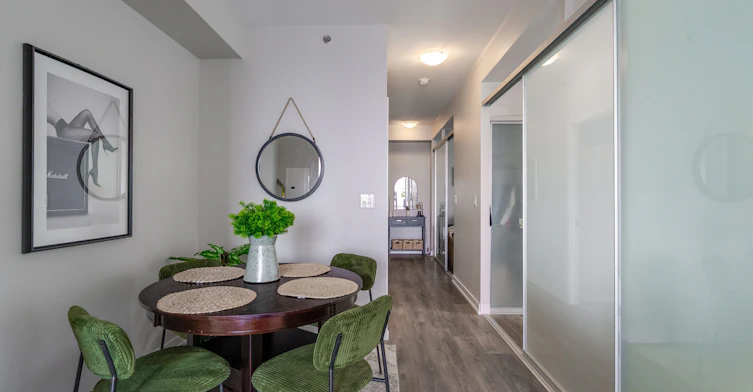 2503-426 University Avenue, Toronto, ON, M5G 1S9 - 7