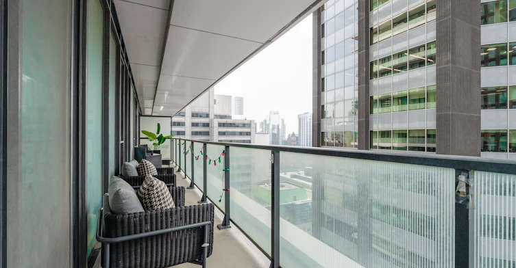 2503-426 University Avenue, Toronto, ON, M5G 1S9 - 16