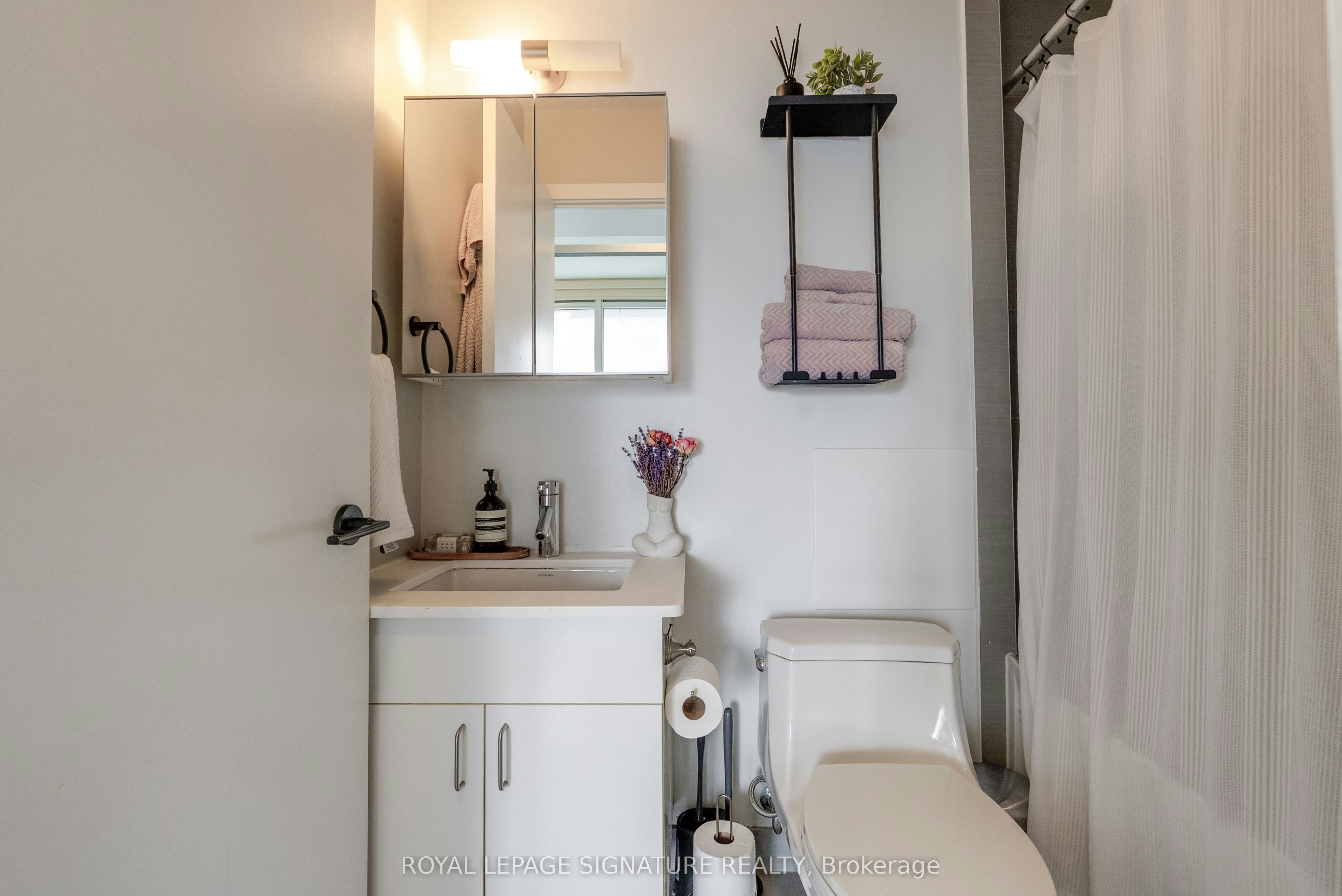 2503-426 University Avenue, Toronto, ON, M5G 1S9 - 12