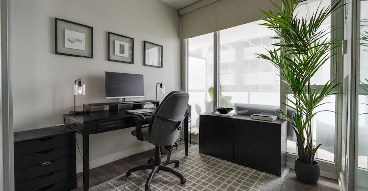2503-426 University Avenue, Toronto, ON, M5G 1S9 - 11