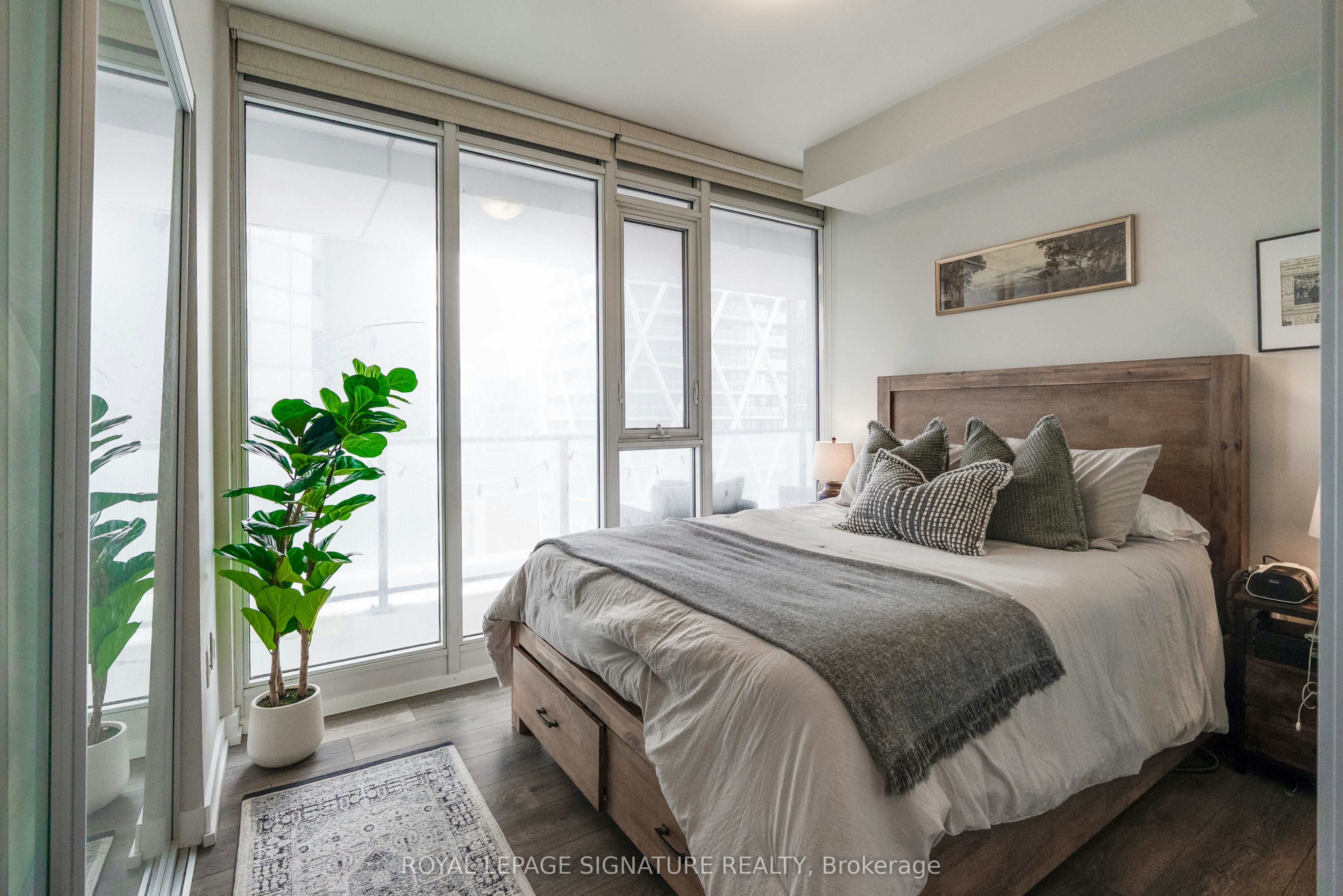 2503-426 University Avenue, Toronto, ON, M5G 1S9 - 9