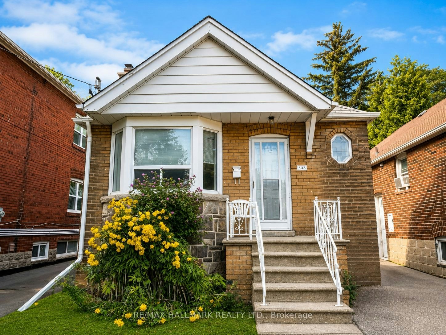 333 Vaughan Road, Toronto, ON, M6C 2N5