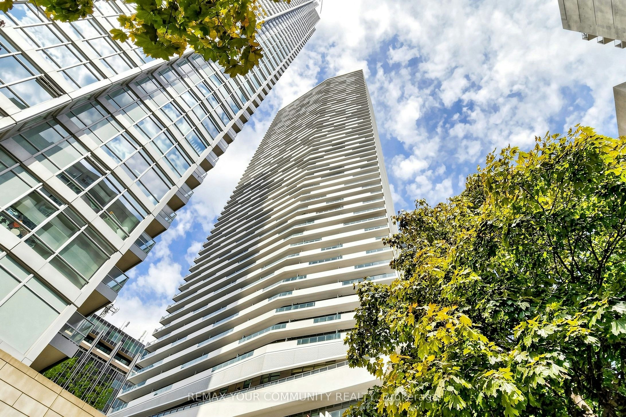 2709-2221 Yonge Street, Toronto, ON, M4S 2B8