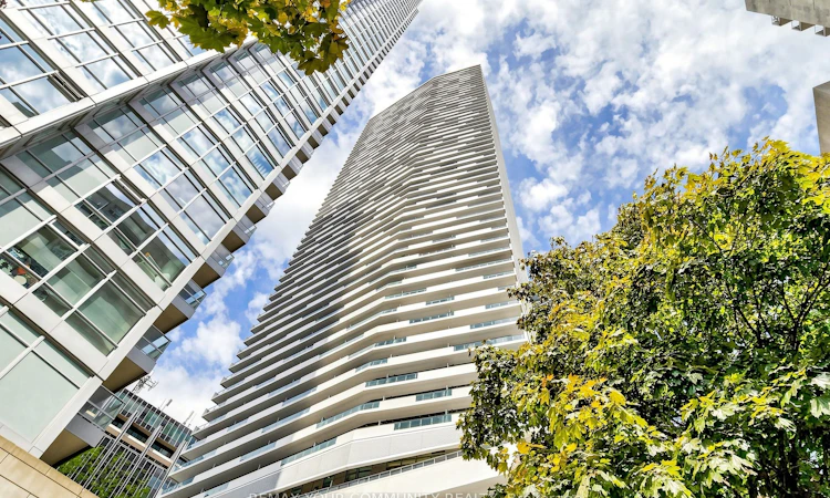 2709-2221 Yonge Street