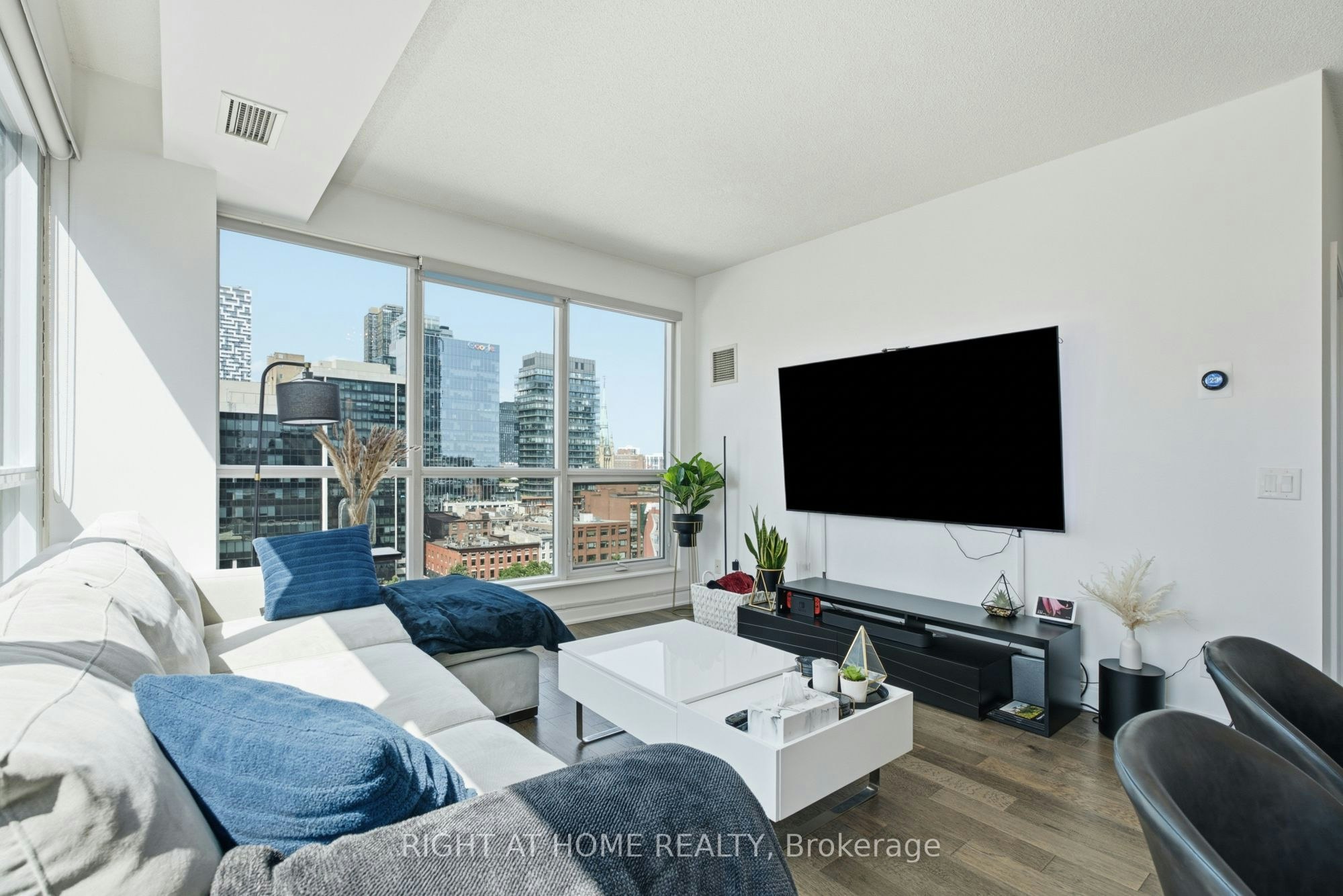1407-1 Scott Street, Toronto, ON, M5E 1A1 - 2