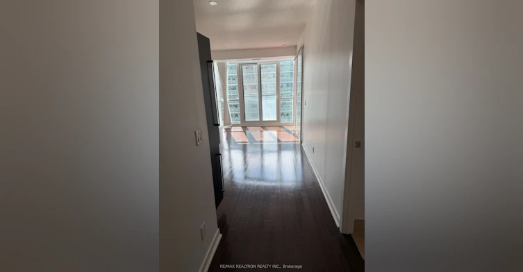 1611-770 Bay Street, Toronto, ON, M5G 0A6 - 17