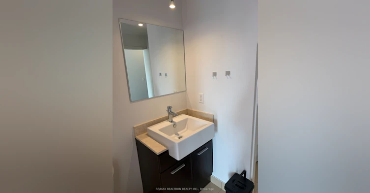 1611-770 Bay Street, Toronto, ON, M5G 0A6 - 23