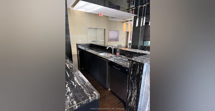 1611-770 Bay Street, Toronto, ON, M5G 0A6 - 7