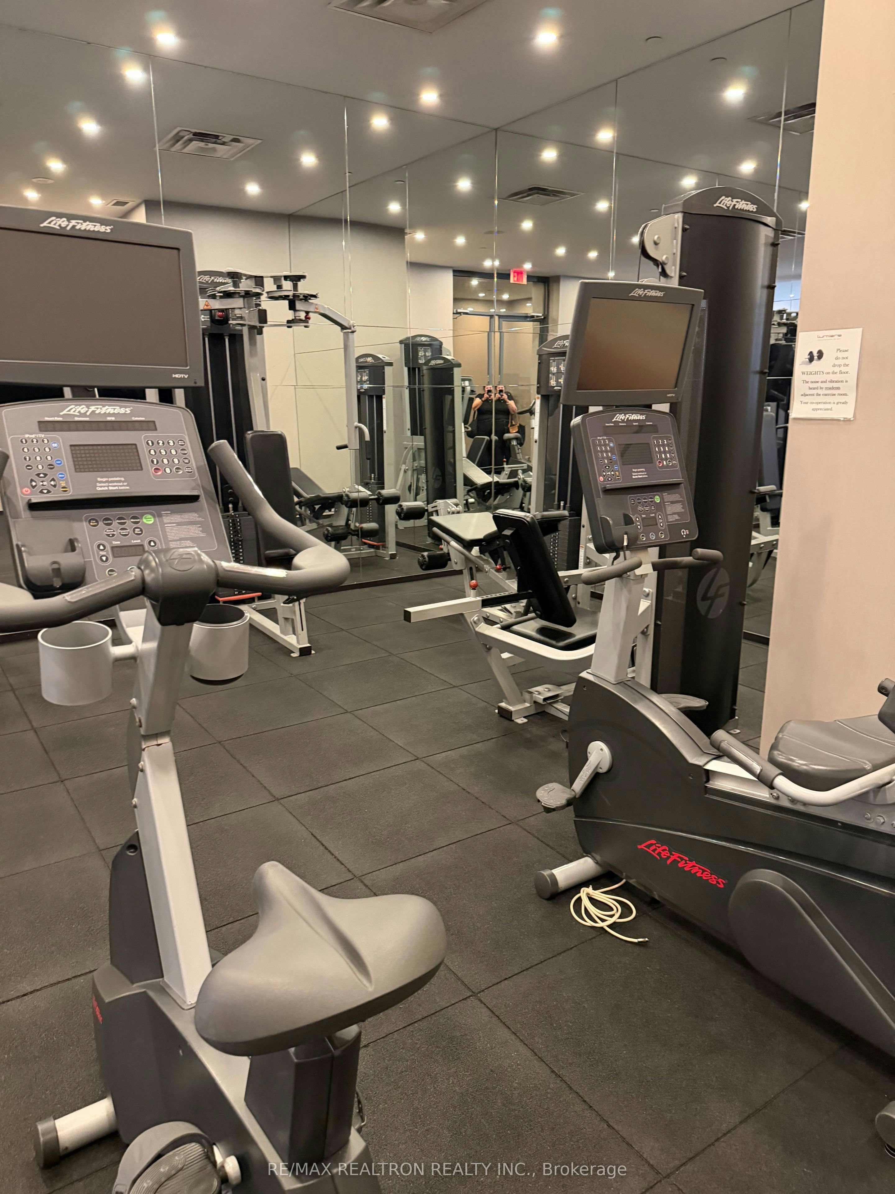 1611-770 Bay Street, Toronto, ON, M5G 0A6 - 11